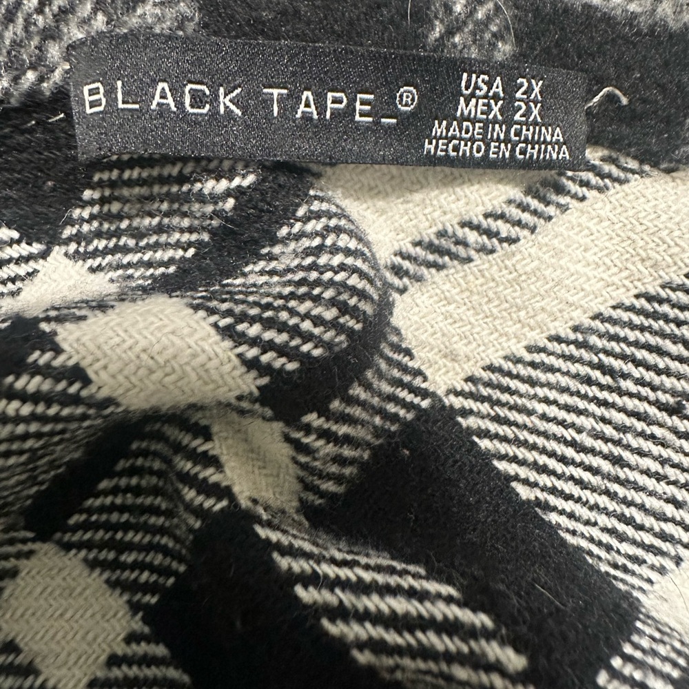 Black Tape Black and White Plaid Shacket Size 2X - Picture 5 of 6
